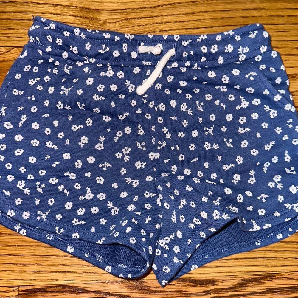 Old Navy floral print shorts 3T